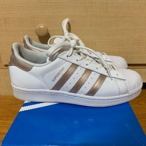 Adidas white/rose gold Superstar women’s size 6